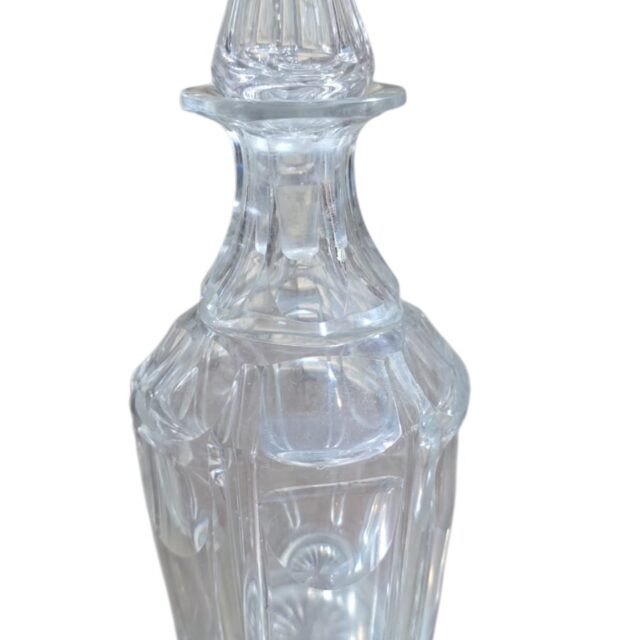 Elegante licoreira em cristal, bom estado de conservação