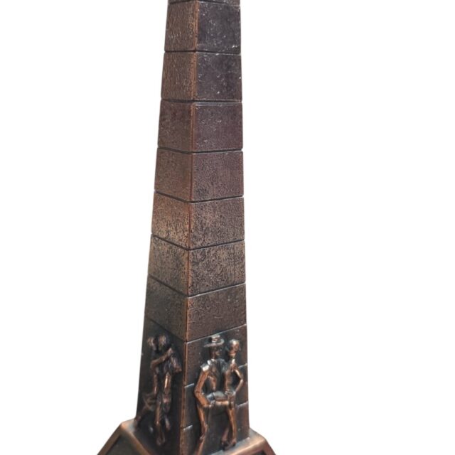 Obelisco de metal ao Tango argentino