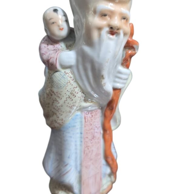 Escultura oriental de porcelana, pintada a mão