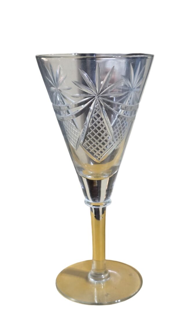 Taça de champanhe em cristal do modelo "Happiness" da série Millennium da Waterford Crystal