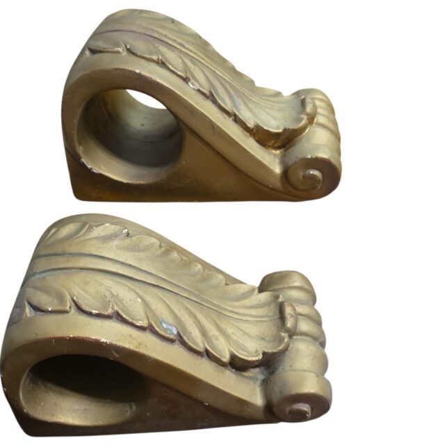 Antigas peanhas de parede em estuque (valor unitário)