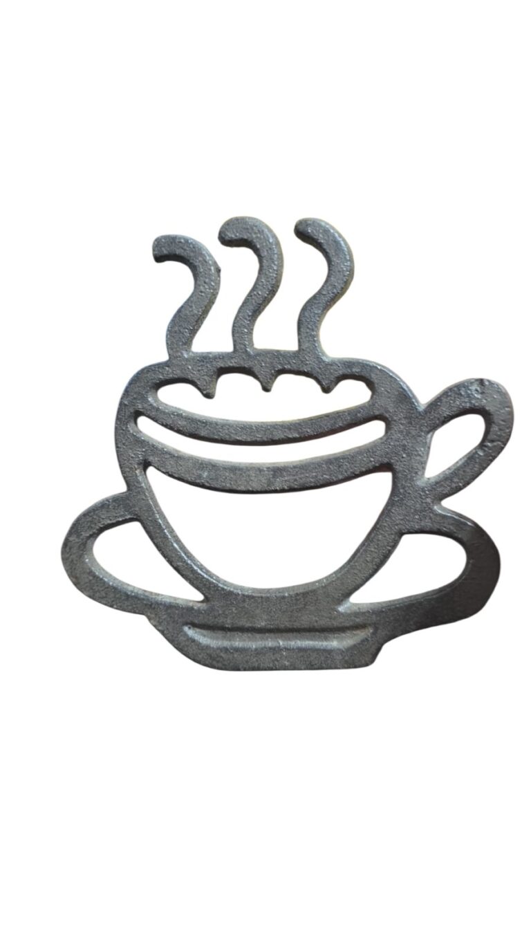 Descanso de metal antigo em formato de café