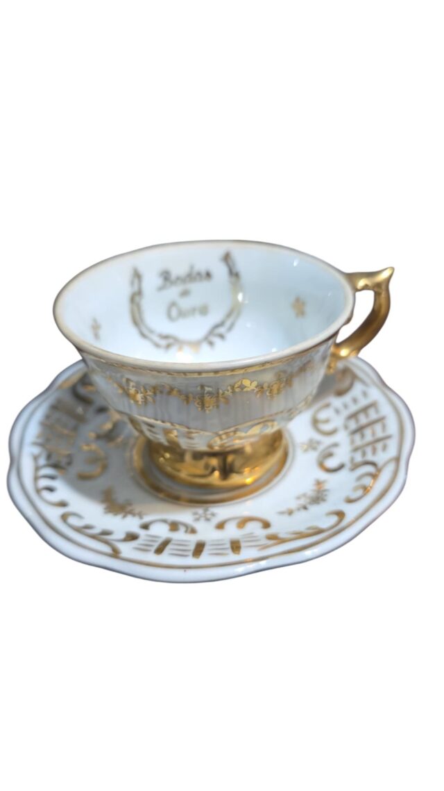 Xícara de café bodas de ouro