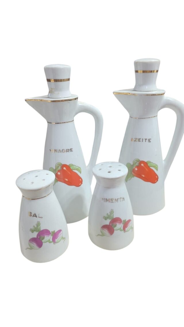 Antigo galheteiro de porcelana