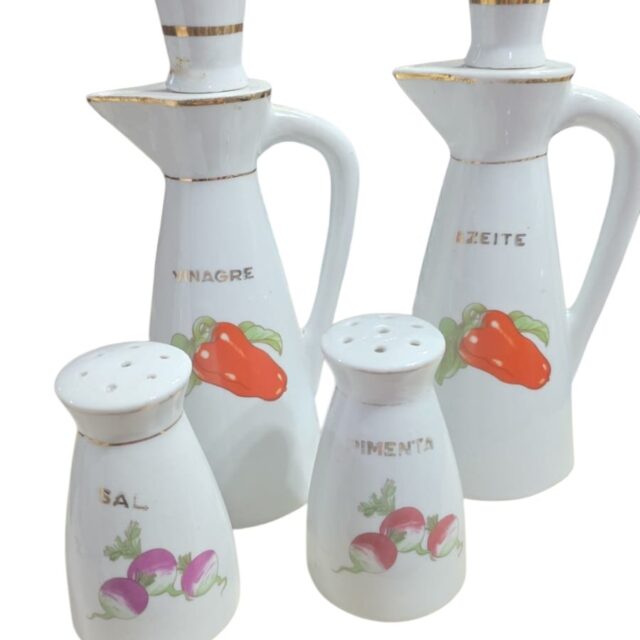Antigo galheteiro de porcelana