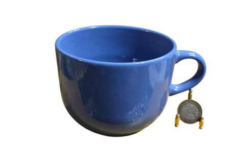 Enorme caneca em cerâmica vitrificada