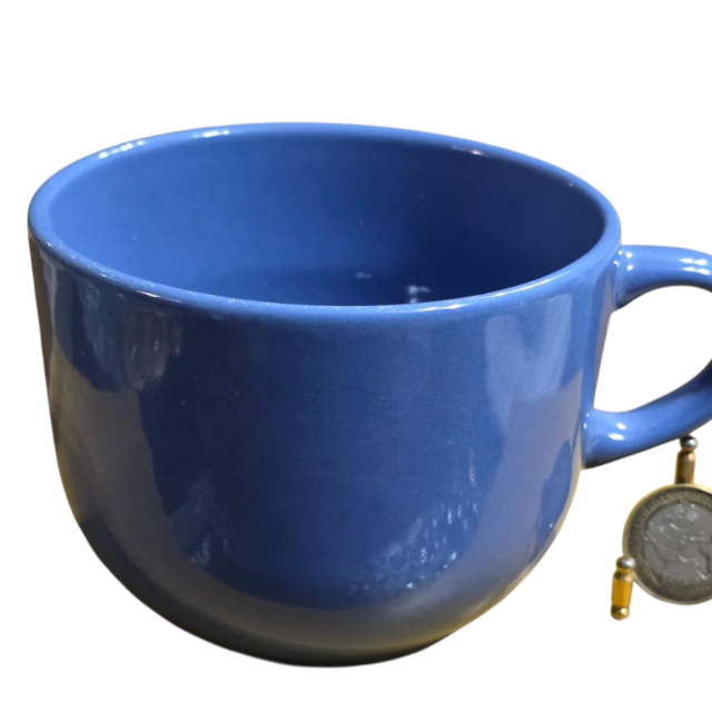 Enorme caneca em cerâmica vitrificada