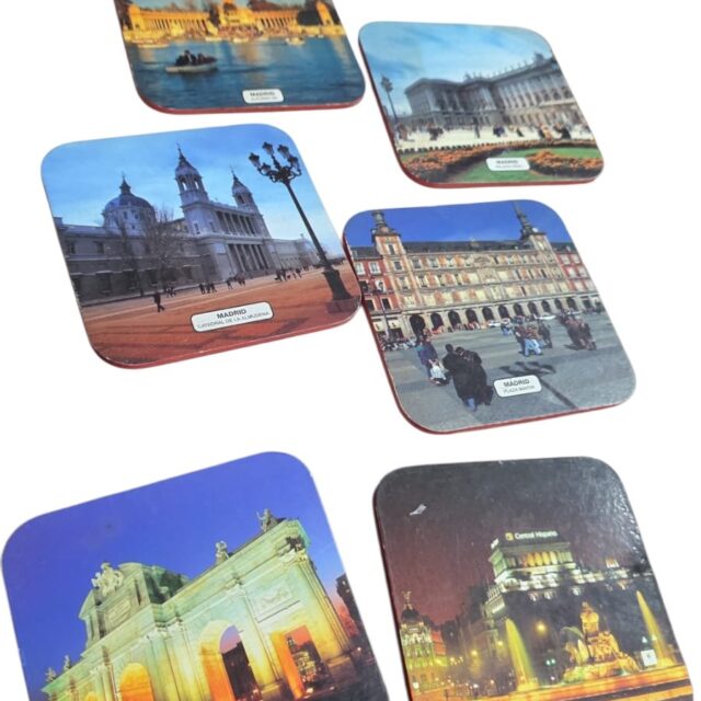 Conjunto de porta copos espanhol, com arte de pontos turísticos