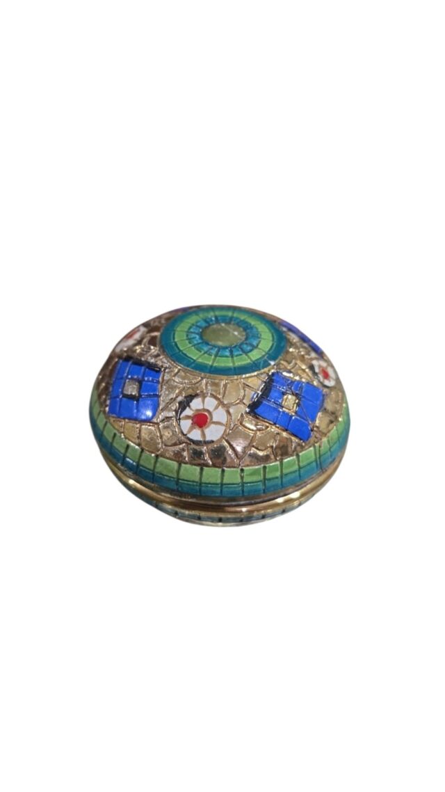 Elegante potiche italiano de porcelana, fartas dourações
