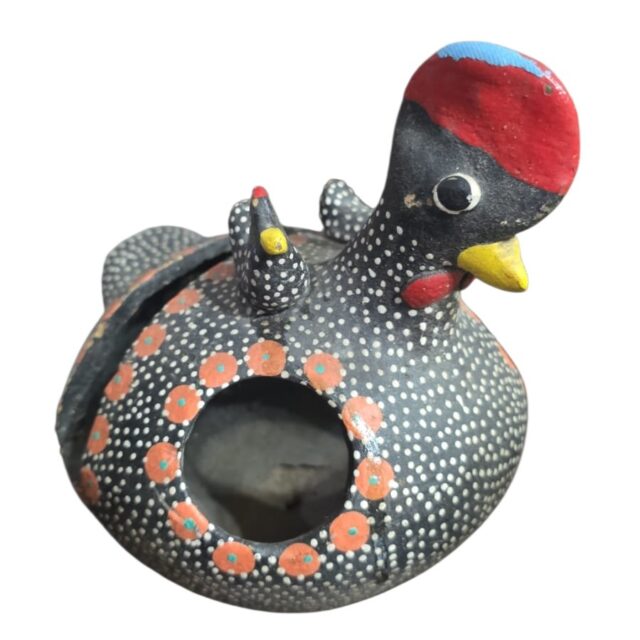 Galinha de cerâmica