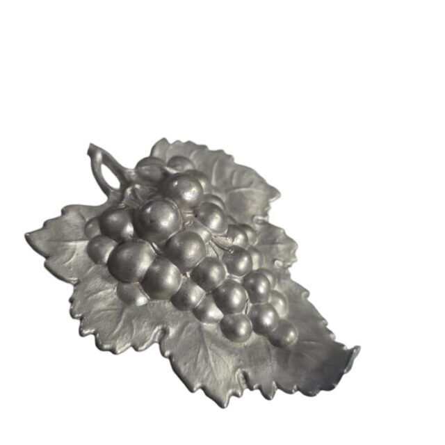 Uva decorativa de metal
