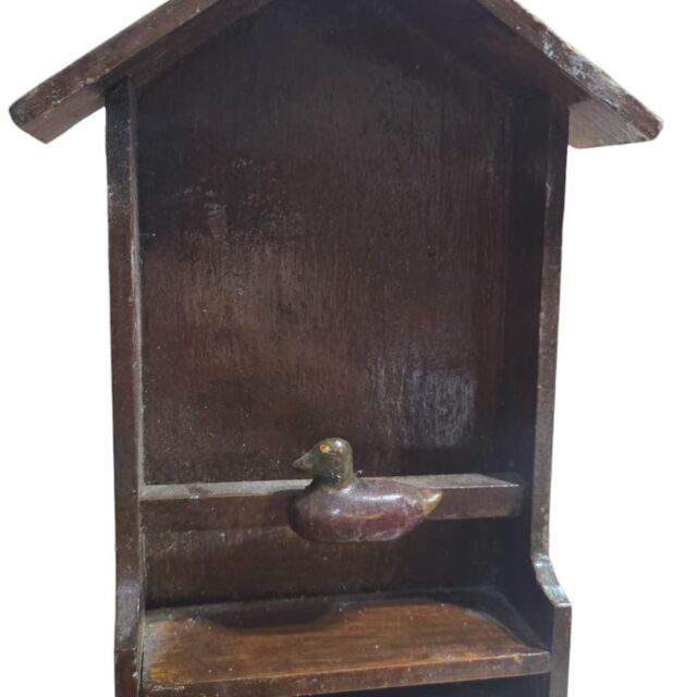 Casinha de madeira para parede