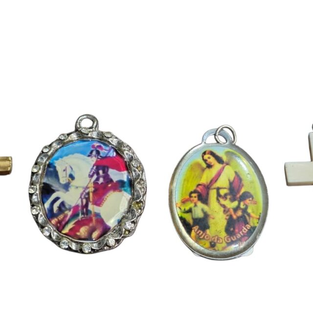 Lote de pingentes sacro