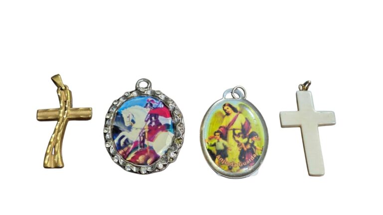 Lote de pingentes sacro