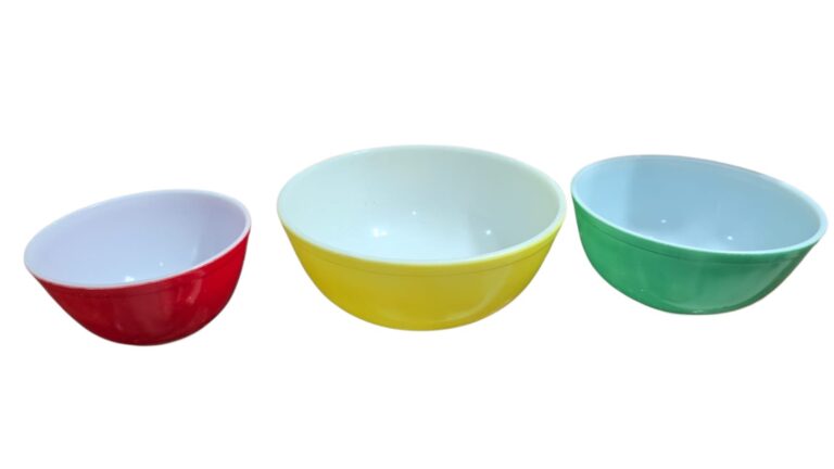 Trio de tigelas grandes americanas antigas, opalina Pyrex