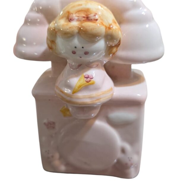 Antigo cofrinho de louça