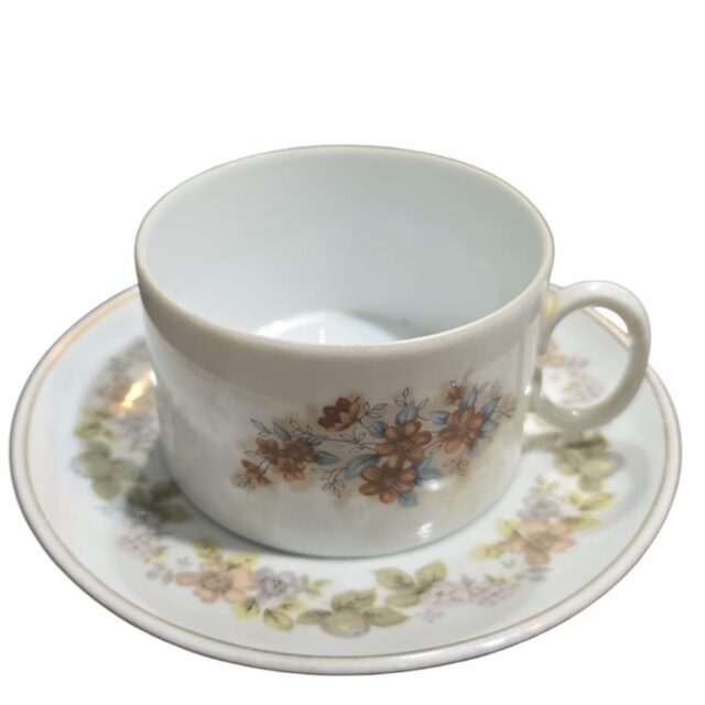 Xícara de chá de porcelana Schmidt, motivos florais