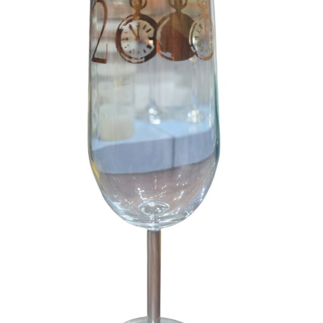 Taça de cristal do Réveillon dos anos 2000 em dourações