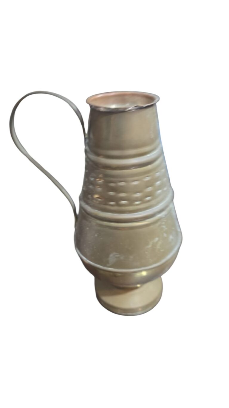 Antiga Ânfora em dourado metal