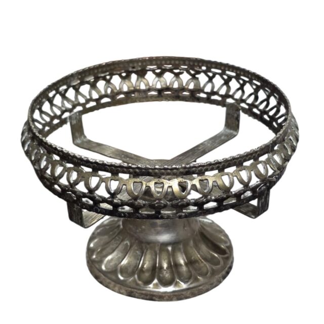 Base antiga para centro de mesa feito em metal prateado