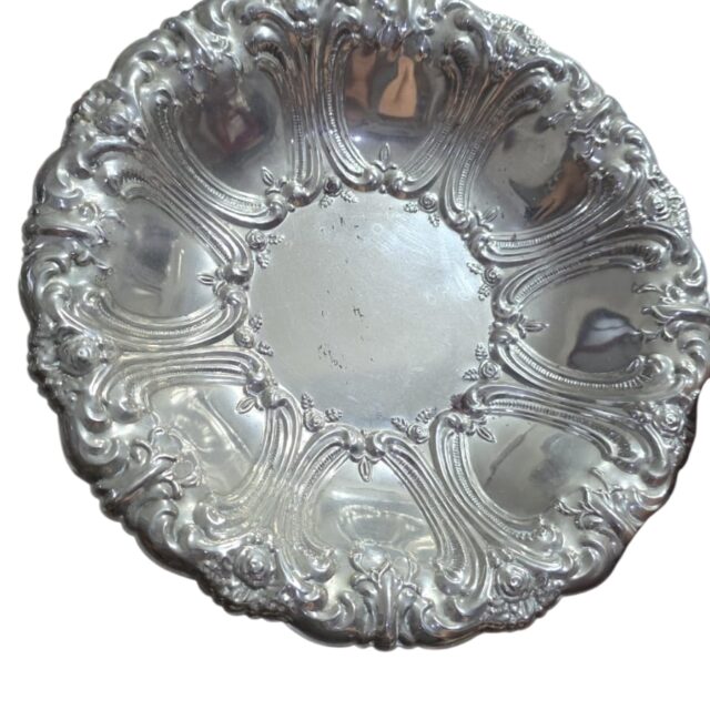 Elegante fruteira espessurada a prata