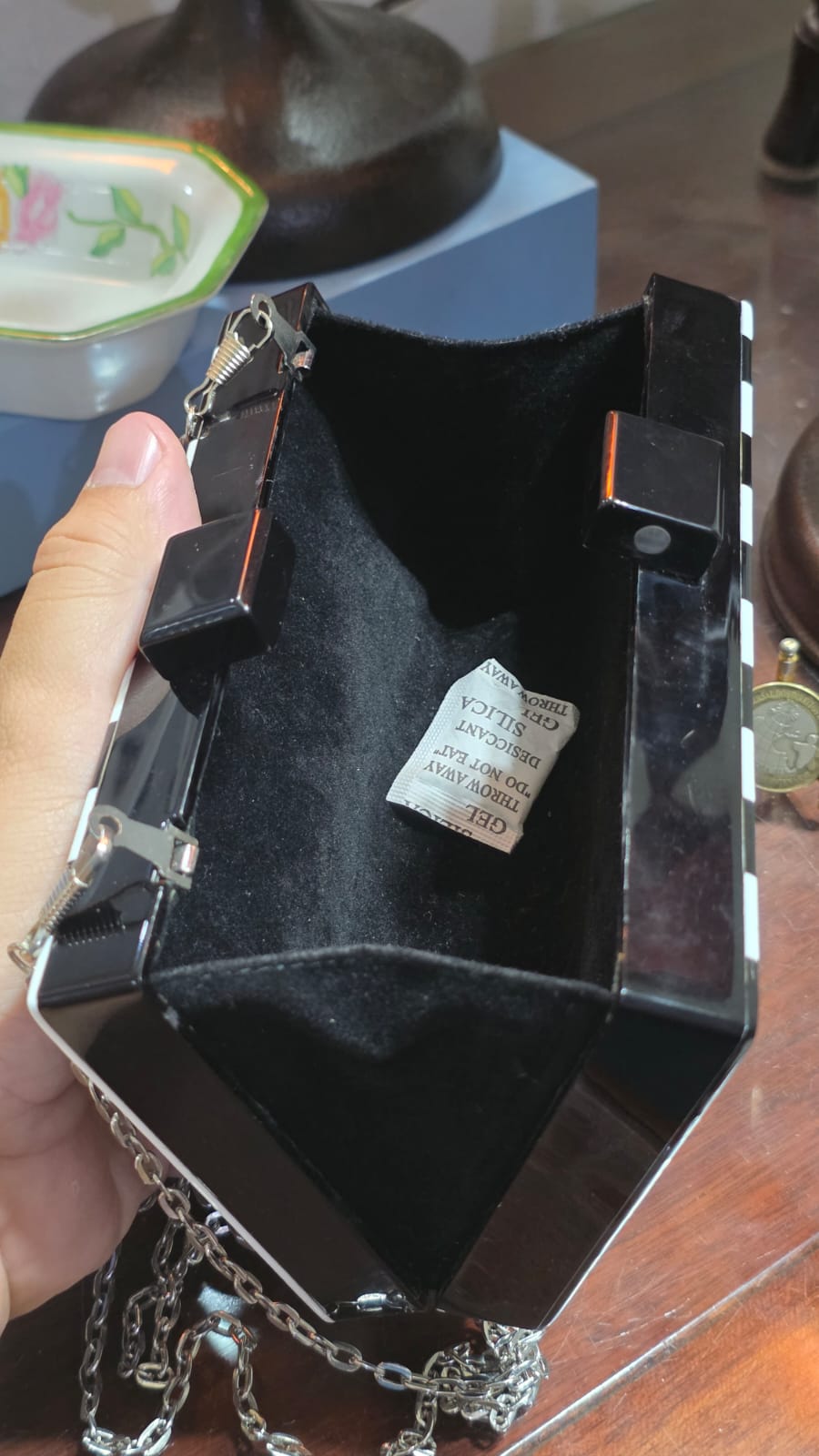 Elegante Clutch feminina para festa - Imagem 4