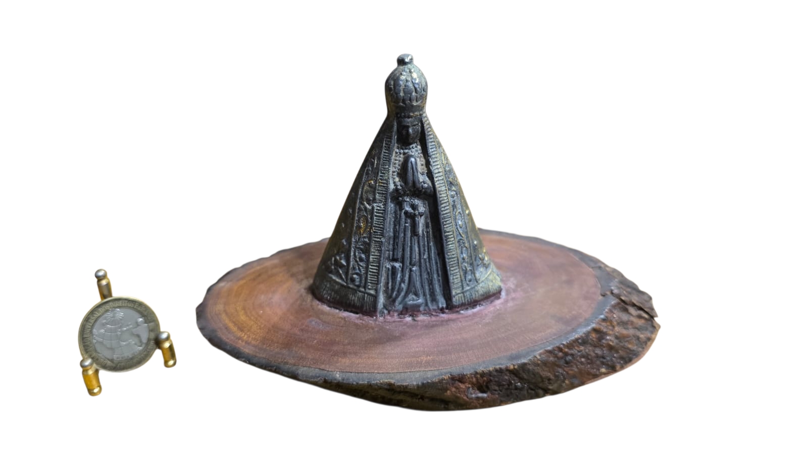 Arte sacra em madeira e metal
