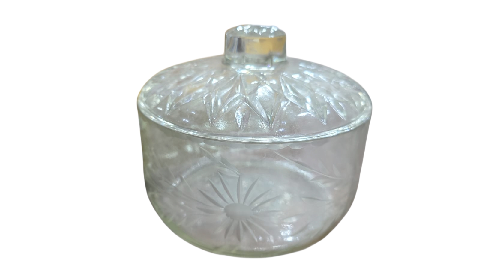 Antiga bomboniere com lapidações florais