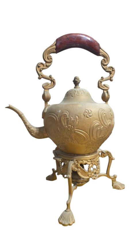 Imponente Samovar dourado