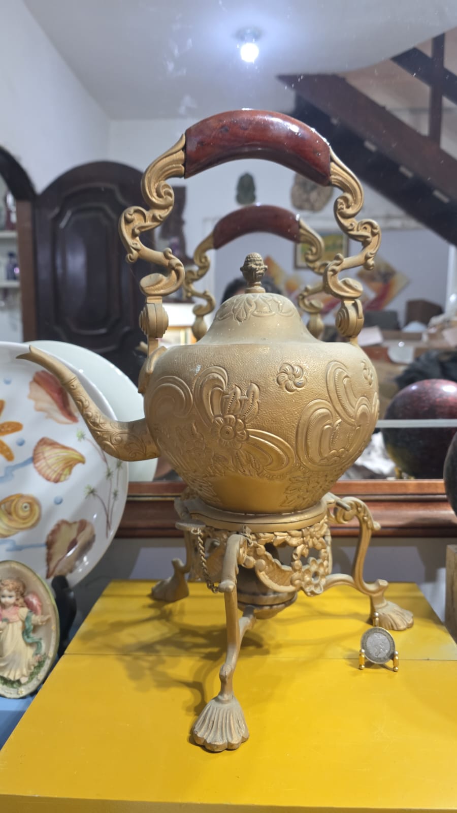 Imponente Samovar dourado - Imagem 2