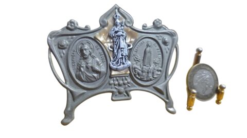 Antiga arte sacra de metal