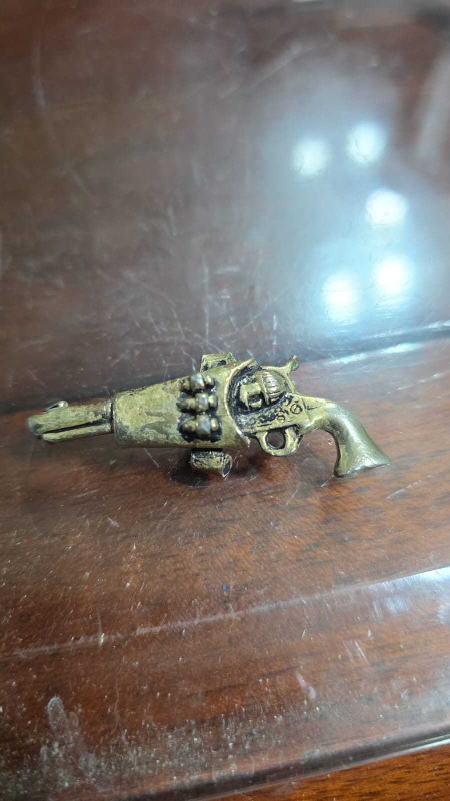 Antigo broche de arma - Imagem 2