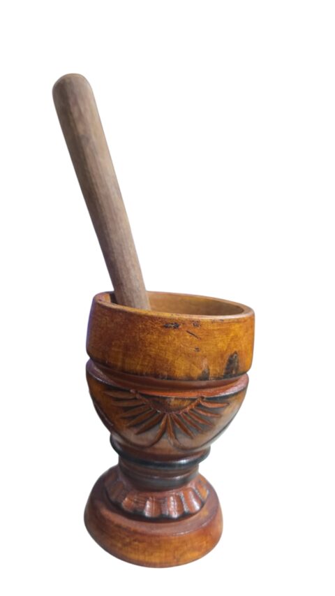 Antigo pilão de madeira