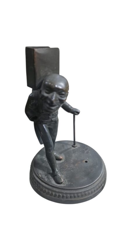 Antiga escultura de metal, porta caixa de fósforos