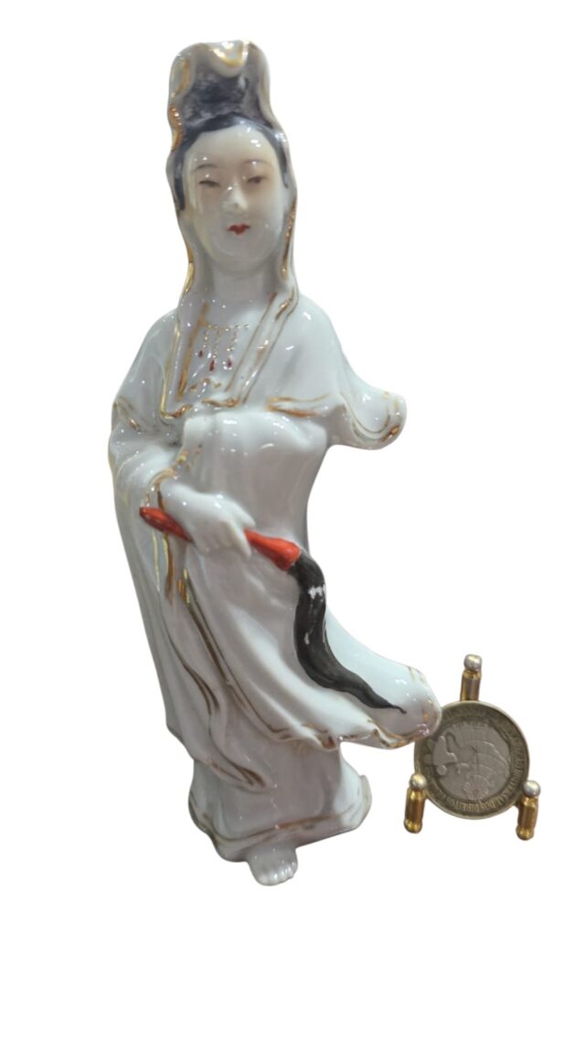 Escultura oriental de gueixa de porcelana