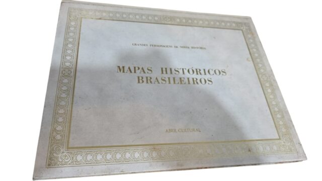 Livro antigo de mapas históricos, lindas ilustrações