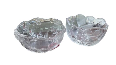 Par de bowls de cristal ornamentados com motivos vegetalistas