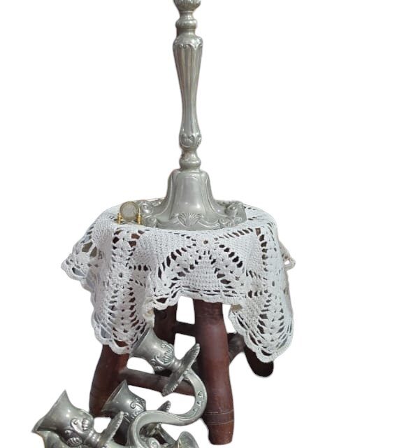 Par de grandes candelabros antigos