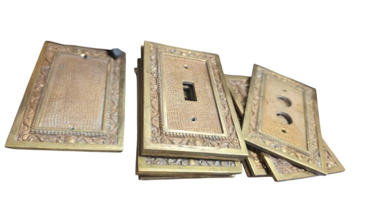 Lote de antigos espelhos de eletricidade de bronze