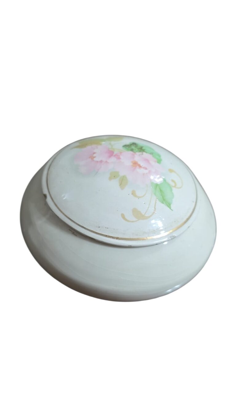 Elegante potiche de porcelana