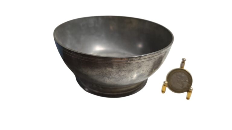 Bowl antigo em estanho John Somers