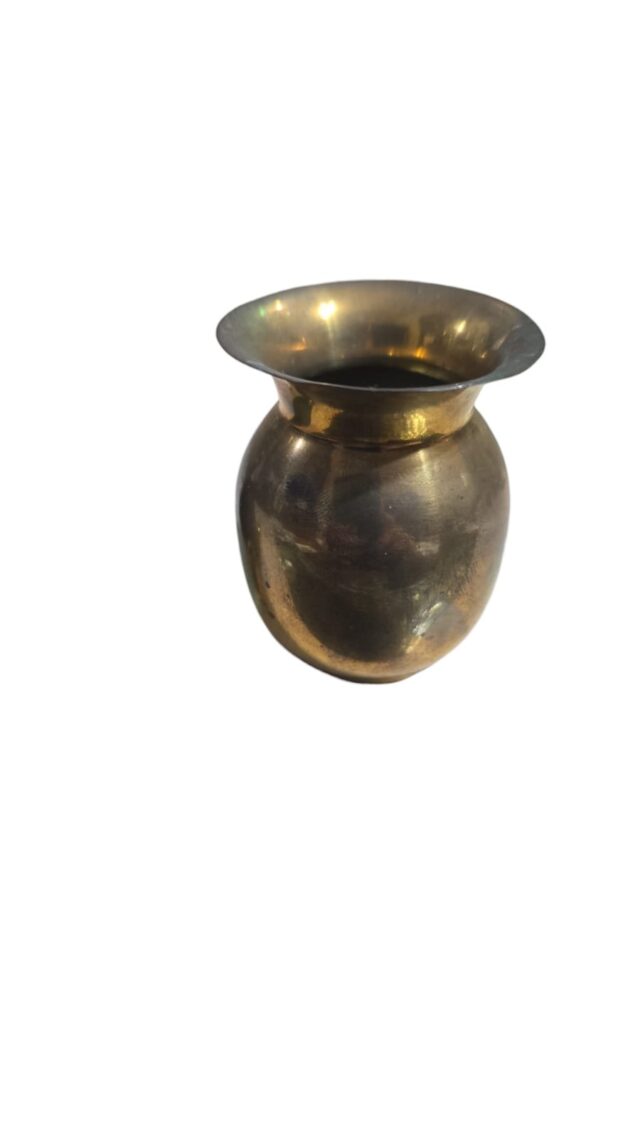 Antigo vasinho em dourado metal