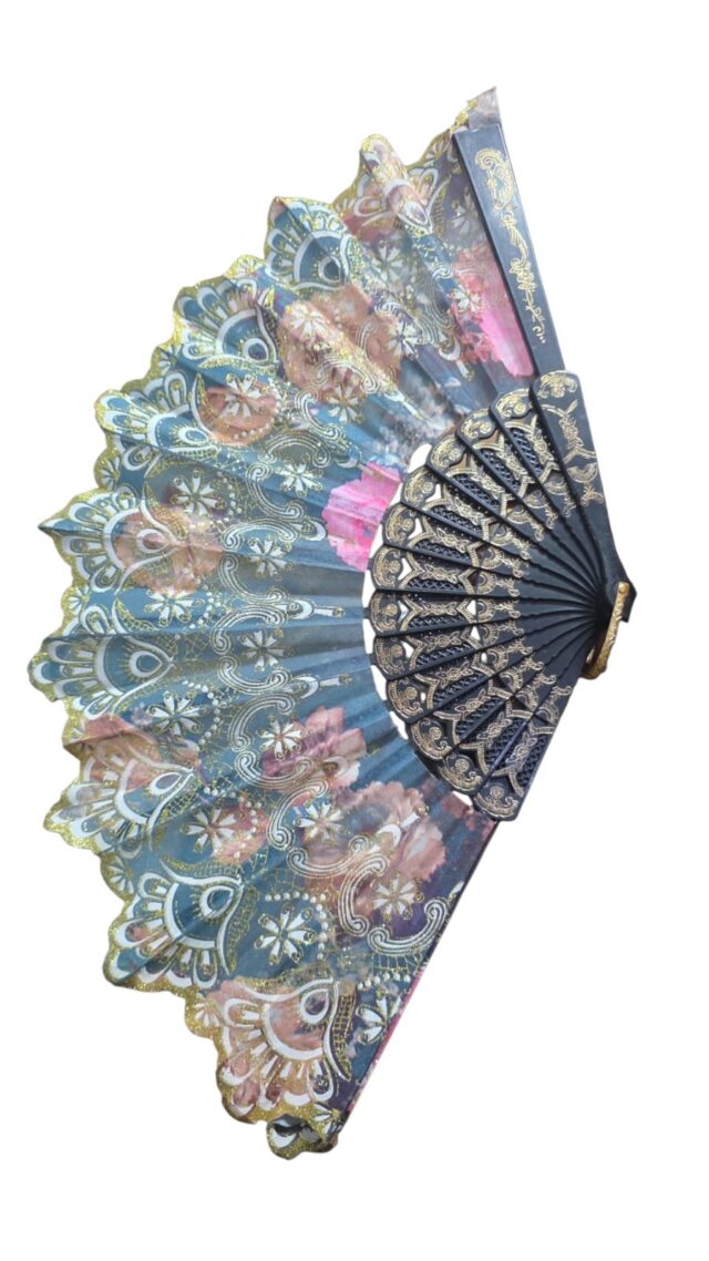 Elegante leque com bela arte