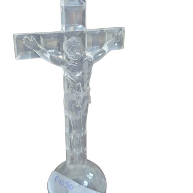 Crucifixo antigo em acrílico