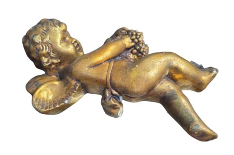 Anjo dourado de parede em estuque