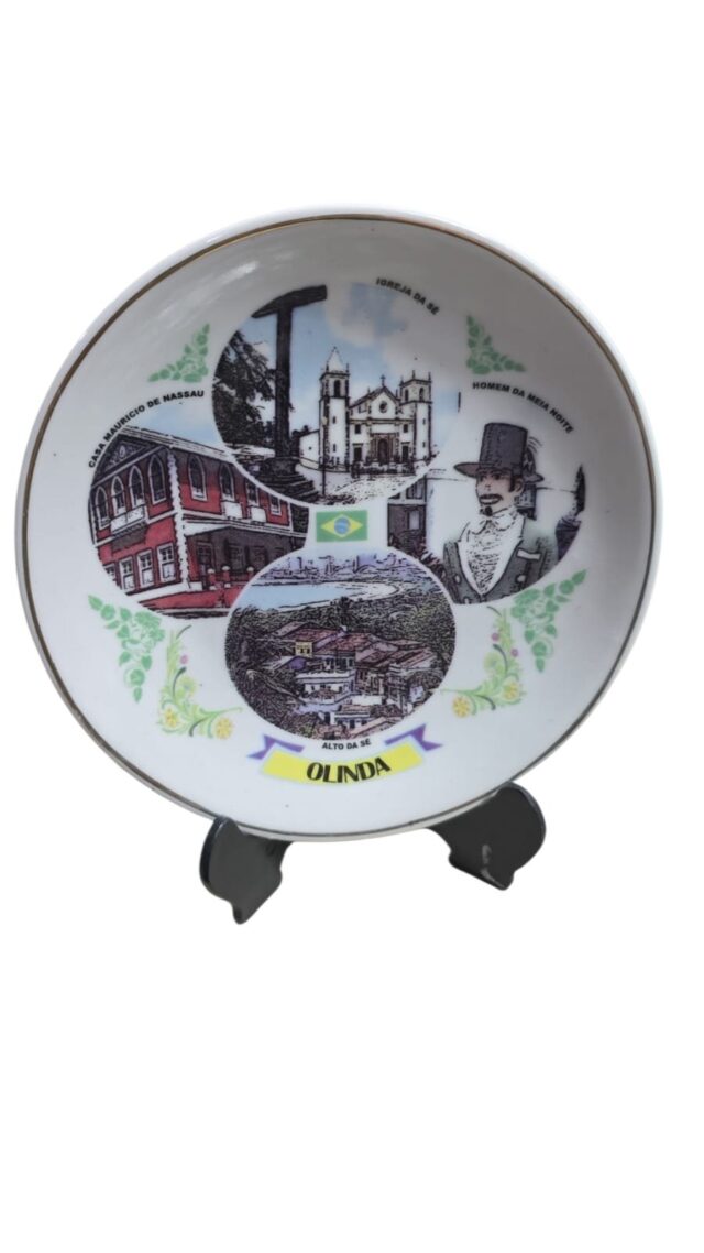 Antiga porcelana de Olinda com bela arte