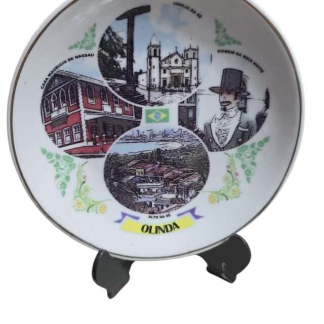 Antiga porcelana de Olinda com bela arte