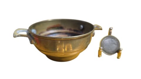 Bowl com alças de bronze