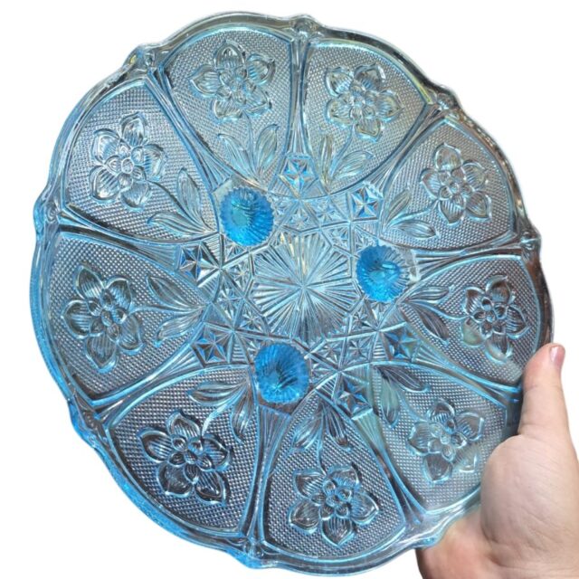 Antigo centro de mesa em vidrão com belíssima arte ricamente lavrada