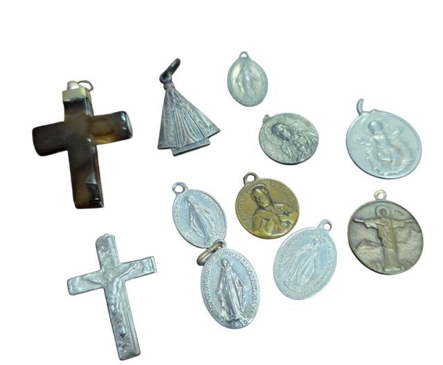 Grande e antigo lote sacro